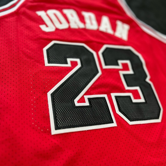 Chicago Bulls Mitchell & Ness Michael Jordan 1984-85 Jersey - Picture 6 of 6